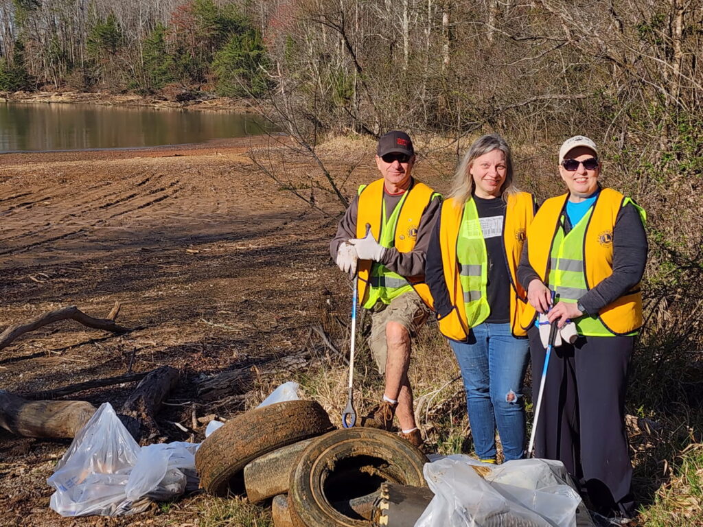Spring City Lions Club Joins Watts Bar Lake Association’s Annual Shoreline Cleanup